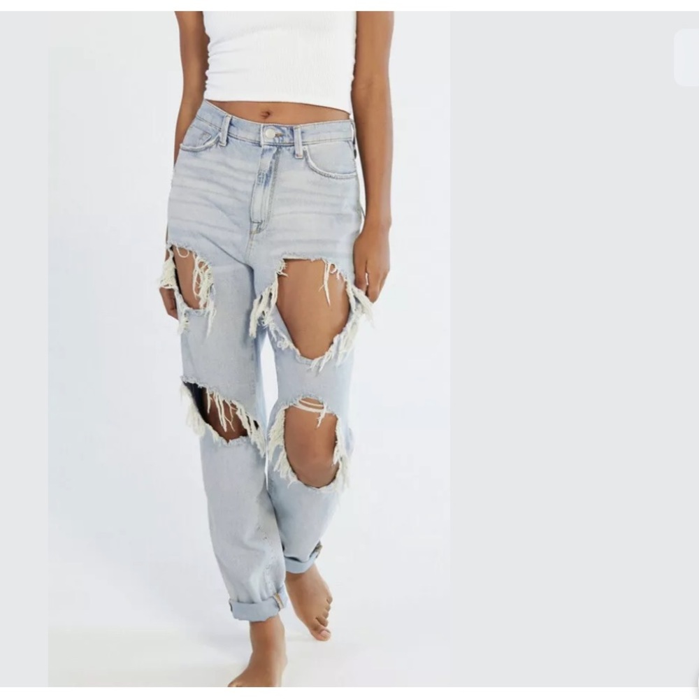 BDG High-Waisted Mom Jean - Destroyed Light Wash